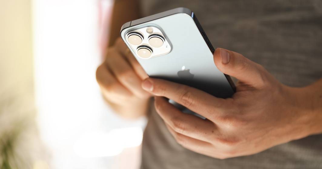 Imagine pentru articolul: Goana românilor după iPhone: OLX anunță o scădere de peste 40% a prețului la iPhone 13