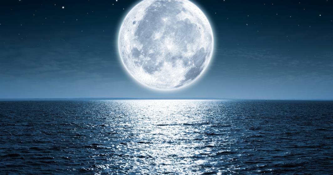 Imagine pentru articolul: Cea mai spectaculoasa Luna Plina din ultimii 70 de ani se va vedea luni, pe tot parcursul noptii