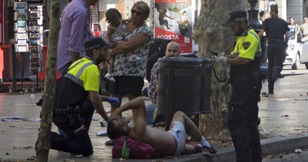 Imagine pentru articolul: Politia spaniola il cauta inca pe soferul furgonetei care a intrat in multime pe La Rambla in Barcelona