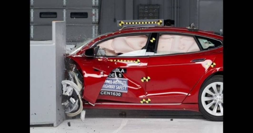 Imagine pentru articolul: Tesla Model S nu a trecut clasa la capitolul securitate in caz de accident