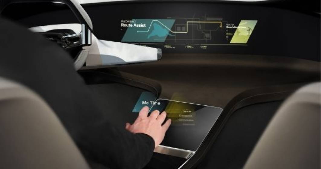 Imagine pentru articolul: BMW ne dezvaluie un touchscreen virtual pentru interiorul viitoarelor modele