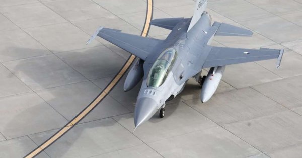 Imagine pentru articolul: Blinken: Ucraina va începe să primească avioane F-16. Doar Norvegia donează...