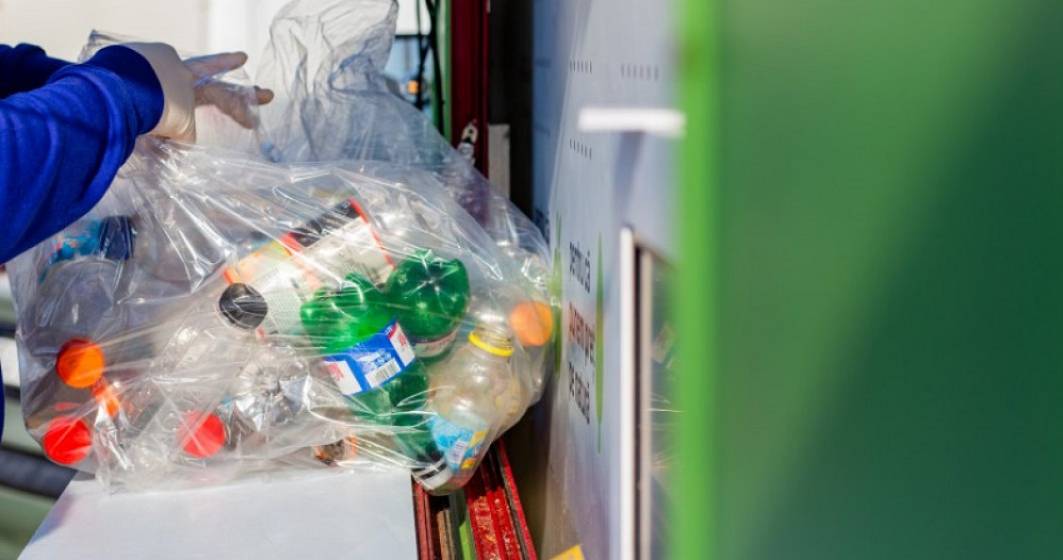 Imagine pentru articolul: De la bilete de metrou, la vouchere și produse de curățenie: ce primești la schimb dacă reciclezi