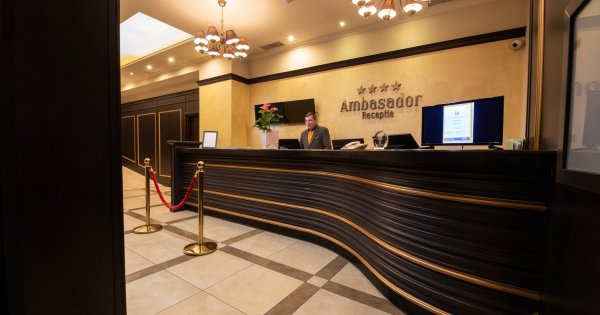 Imagine pentru articolul: GALERIE FOTO | Hotelul Ambasador din Capitală are un nou proprietar! Hotelul...