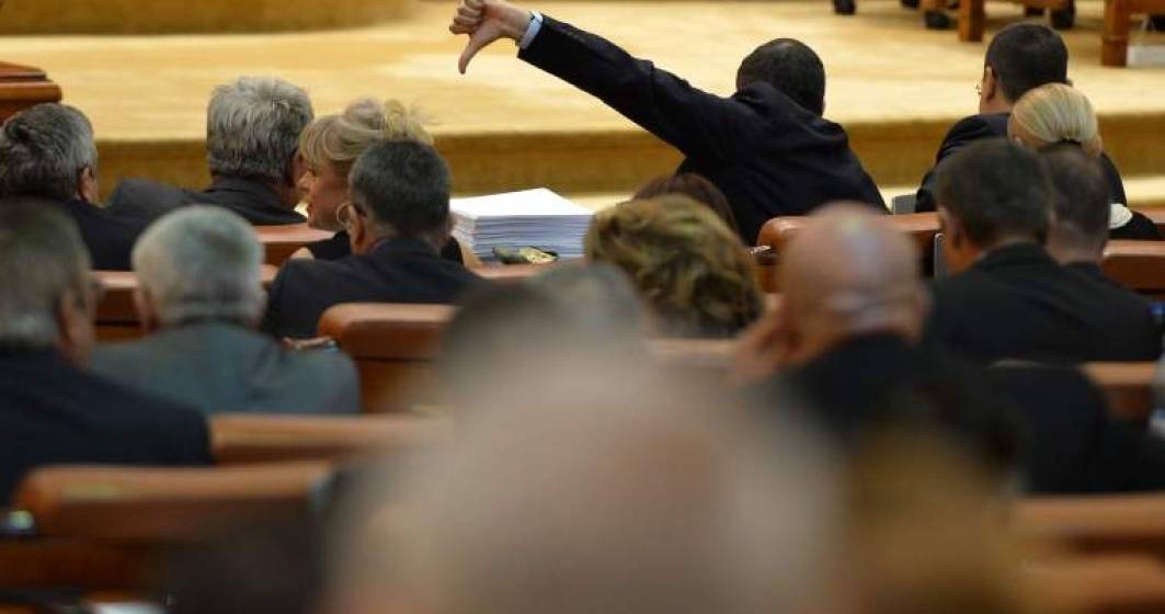 Imagine pentru articolul: Cat de interesati sunt romanii de parlamentarii pe care i-au ales sa le decida finantele, libertatile, viitorul