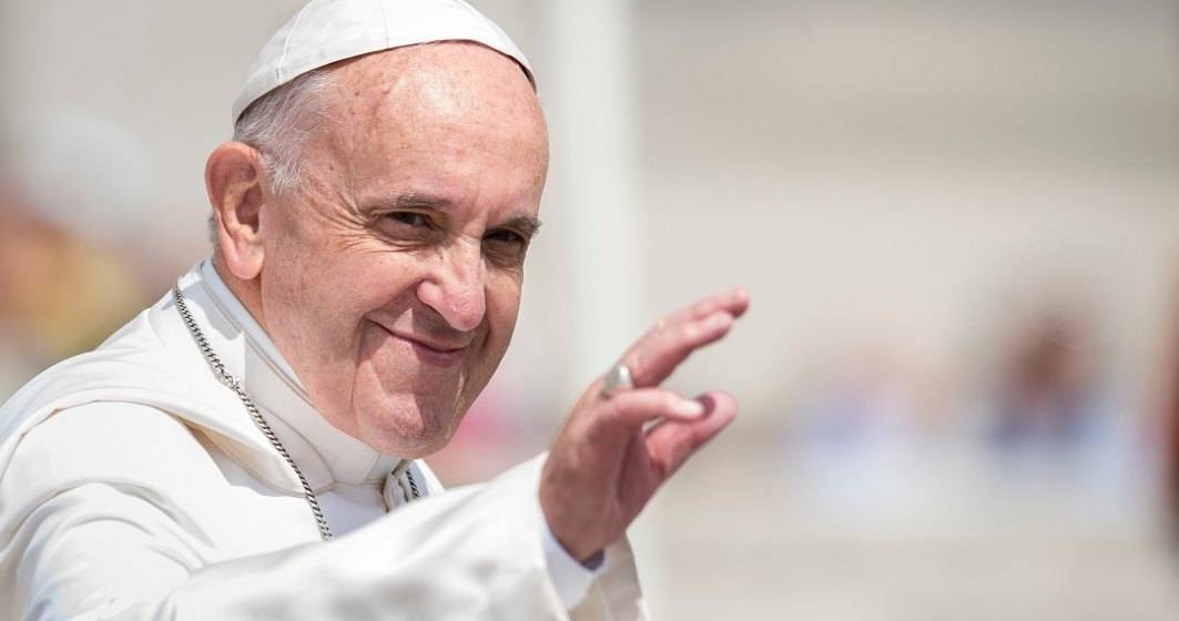 Imagine pentru articolul: VIDEO Papa Francisc, la prima apariţie la Vatican după externare