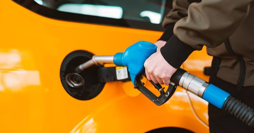 Imagine pentru articolul: Studiu: Să alimentezi o mașină pe benzină este mai ieftin decât costul reîncărcării unui automobil electric