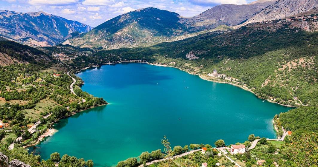 Imagine pentru articolul: FOTO: 6 lacuri ascunse din Italia, de care cu siguranță nu știai. Te vor uimi cu frumusețea lor