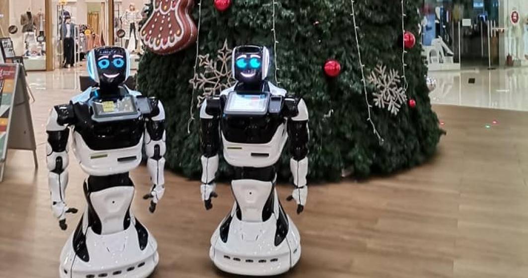 Imagine pentru articolul: FOTO  Cum arată roboții umanoizi care te întâmpină în mall