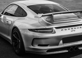 Imagine: Porsche le oferă angajaților un bonus de 10.000 de dolari datorită...