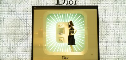 Cât costă de fapt o geantă Dior de 2.780 de dolari. Diferență colosală între...