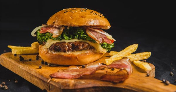 Imagine pentru articolul: Analiză Glovo: Românii sunt cei mai mari consumatori de burgeri din Europa de...