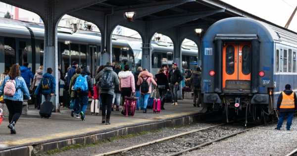Imagine pentru articolul: CFR spune că peste 85% din trenurile sale nu au întârzieri: „În 2023,...