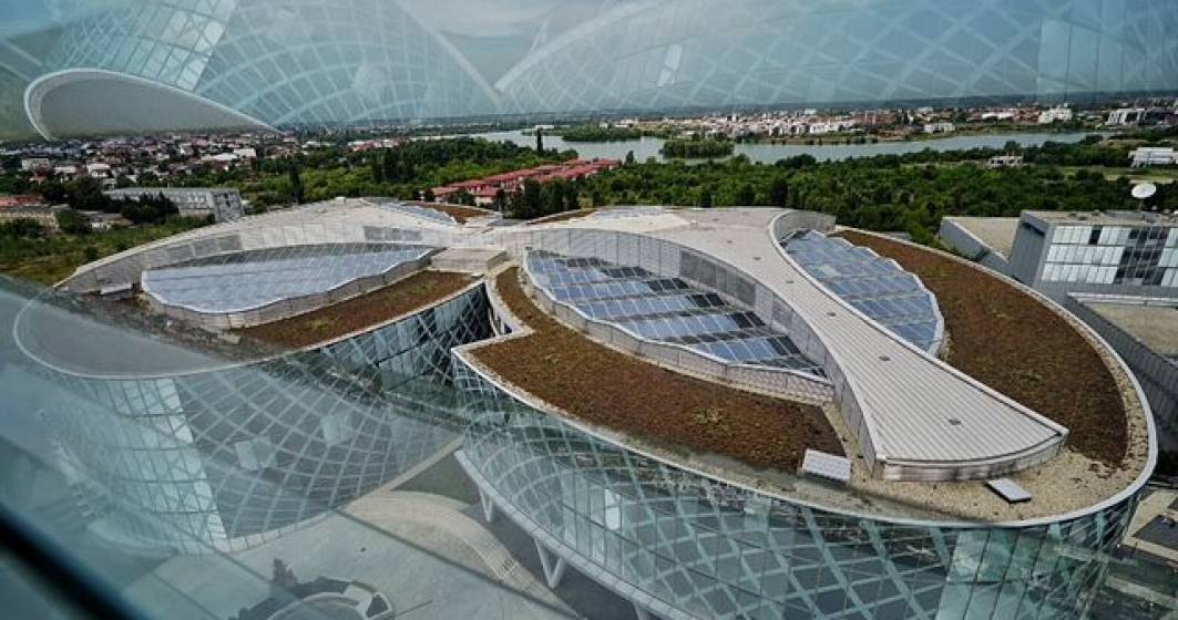 Imagine pentru articolul: OMV Petrom a finalizat primul parc fotovoltaic care furnizează energie verde pentru operațiunile proprii