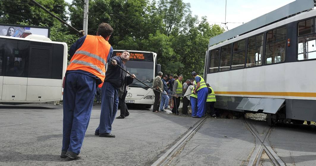 Imagine pentru articolul: Un tramvai a deraiat în București