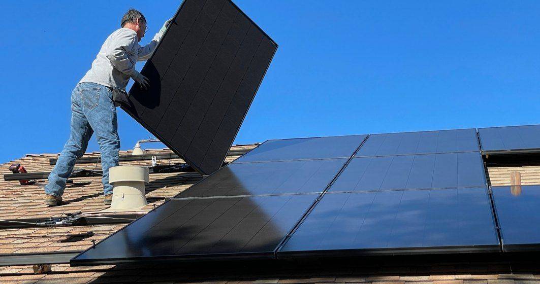 Imagine pentru articolul: Libra Bank lansează un credit special pentru panouri solare. Poate fi luat și online