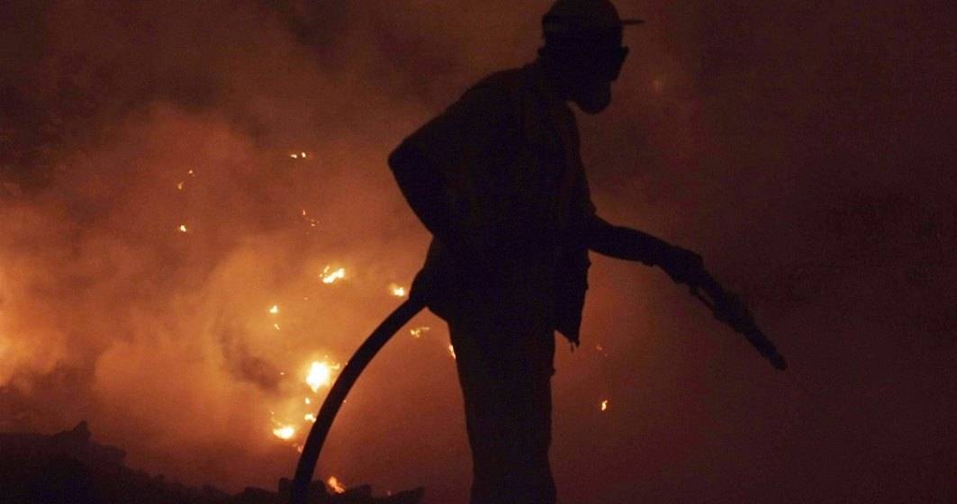 Imagine pentru articolul: VIDEO | Atena amenințată de infern - incendiile de vegetație au ajuns la periferie