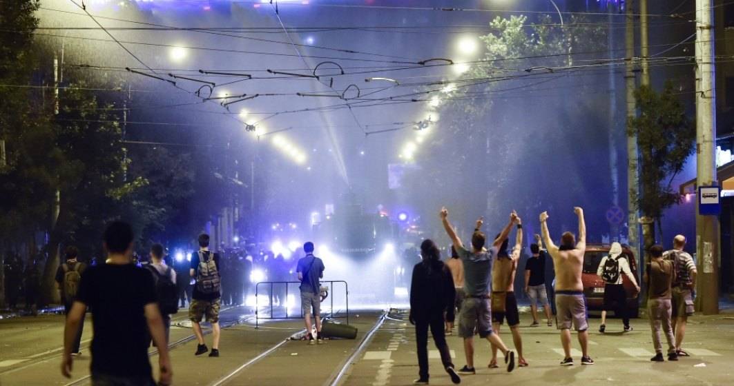 Imagine pentru articolul: Femeia jandarm lovita in Piata Victoriei va fi externata