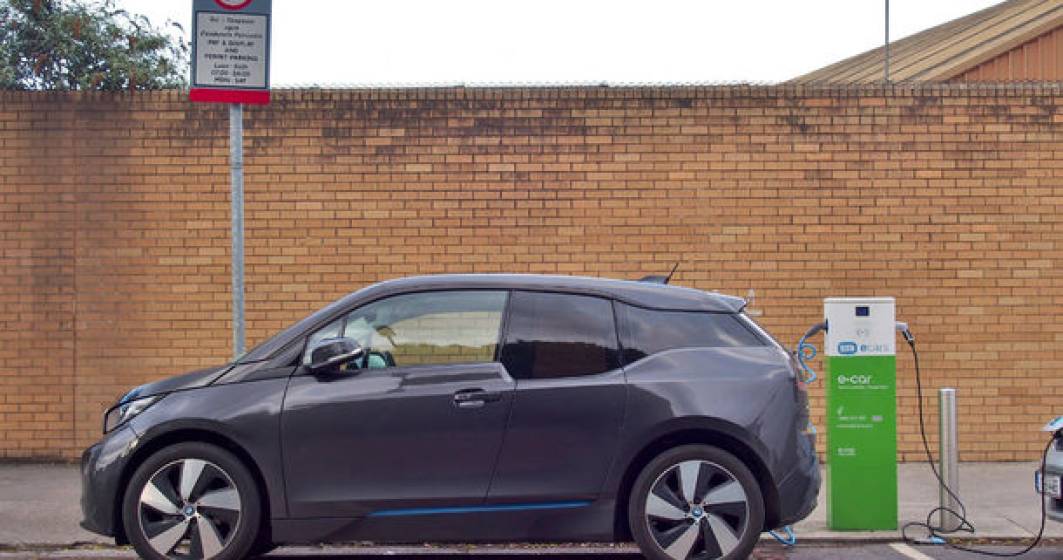 Imagine pentru articolul: Propunere de lege in Marea Britanie: statiile de incarcare pentru masinile electrice sa devina obligatorii in benzinarii si spatiile de servicii de pe autostrazi