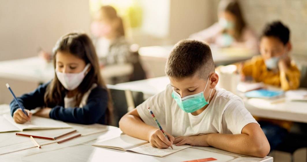 Imagine pentru articolul: Ministerul Educației: Rata de imunizare împotriva COVID-19 nu va influenţa scenariile de funcţionare a şcolilor