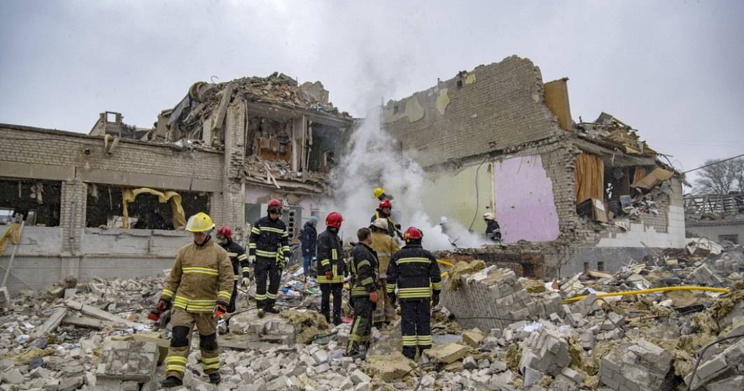 Imagine pentru articolul: Procurori ucraineni: 26 de persoane ucise, găsite sub dărâmăturile a două blocuri bombardate din Borodianka