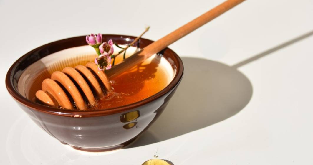 Imagine pentru articolul: (P) Cum recunoști mierea de Manuka originală?
