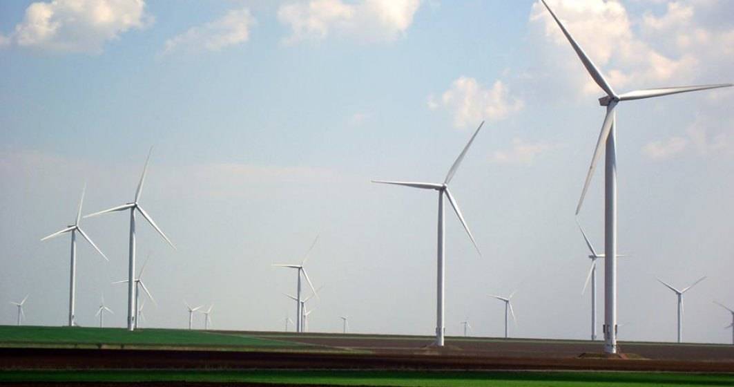 Imagine pentru articolul: Tranzacție de aproape 90 milioane euro în energie: Grupul Premier Energy cumpără un parc eolian