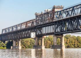 Imagine: Restricțiile au intrat în vigoare pe podul Giurgiu-Ruse. Care sunt...