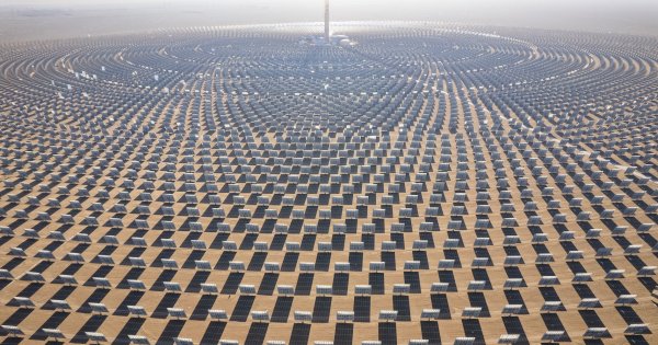 Imagine pentru articolul: China poate ajunge la 1 TW capacitate solară în 2026. România abia a trecut...