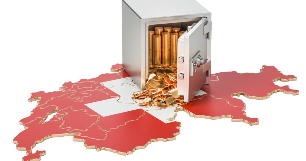 Imagine pentru articolul: Bancherii elvețieni refuză să blochează conturile rușilor