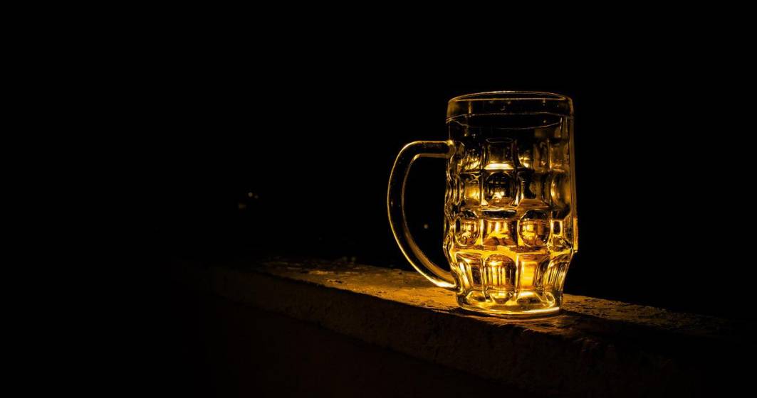 Imagine pentru articolul: Românii beau mai puțină bere și renunță la PET în favoarea sticlei. De ce avem totuși mai mulți producători față de 2020