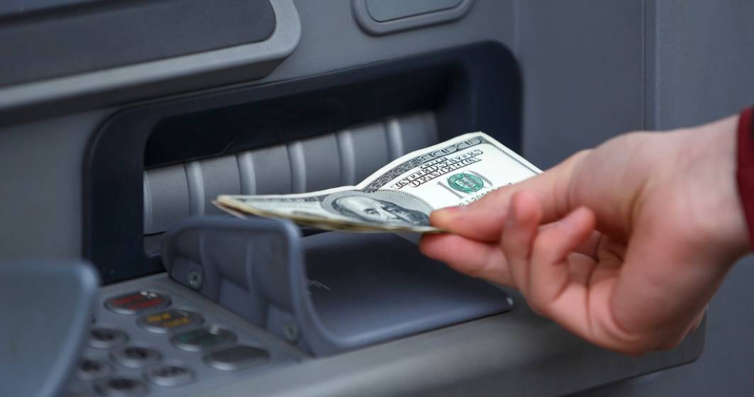Imagine pentru articolul: Un american a jefuit o bancă apoi a depus banii la cel mai apropiat bancomat