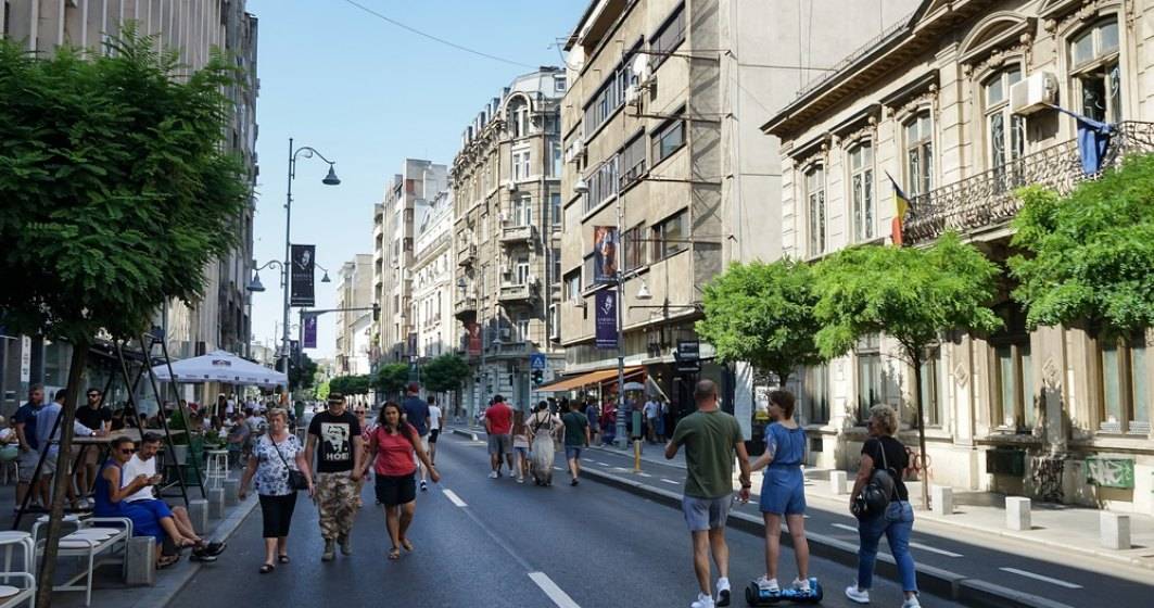 Imagine pentru articolul: Silviu Bujduveanu: Piața George Enescu va deveni pietonală toată vara, nu doar în weekend