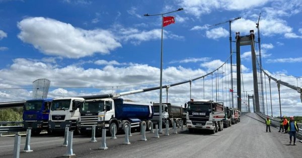 Imagine pentru articolul: Podul suspendat peste Dunăre va fi dat în circulaţie pe 6 iulie