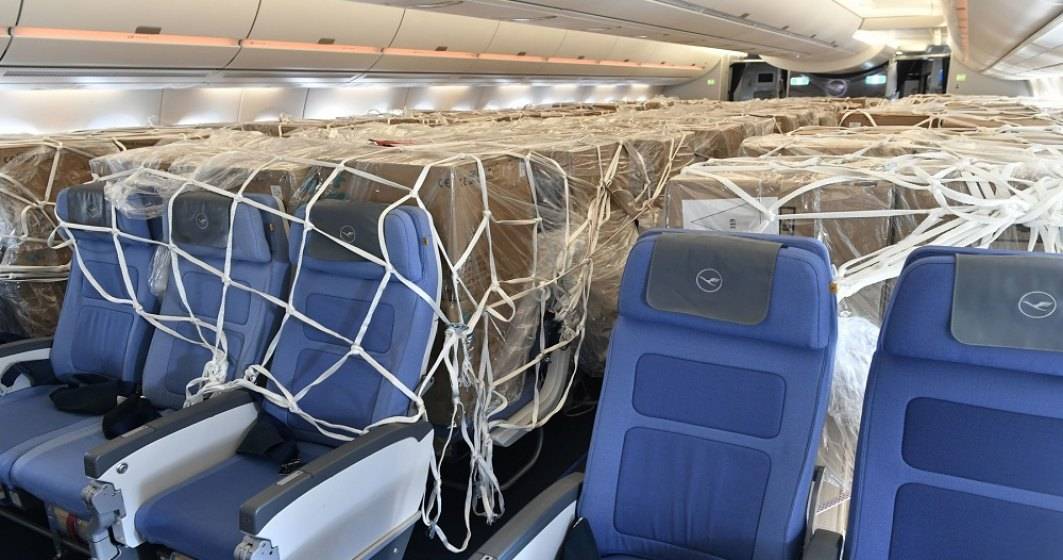 Imagine pentru articolul: Companiile aeriene scot scaunele din avioanele de pasageri pentru a putea transporta marfă