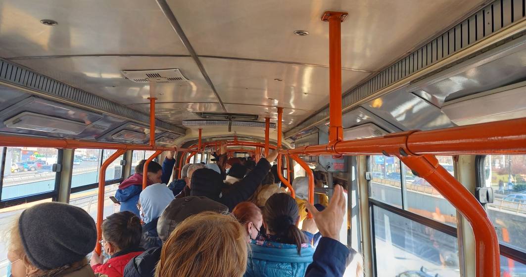 Imagine pentru articolul: Protestul de la metrou aglomerează tramvaiele și autobezele și triplează prețurile la Uber și Bolt