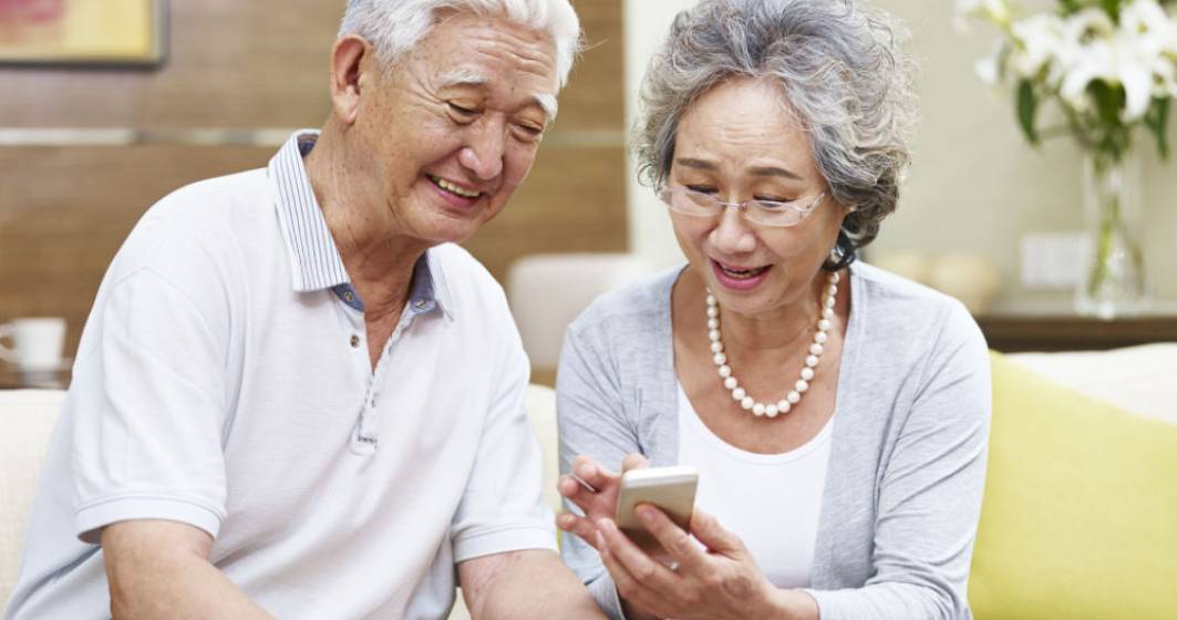 Imagine pentru articolul: Autoritățile chineze le promit pensionarilor bonusuri și beneficii ca să producă mai multe iPhone-uri