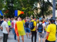 Poza 1 pentru galeria foto GALERIE FOTO | Românii au ieșit în stradă să sărbătorească victoria Tricolorilor împotriva Ucrainei