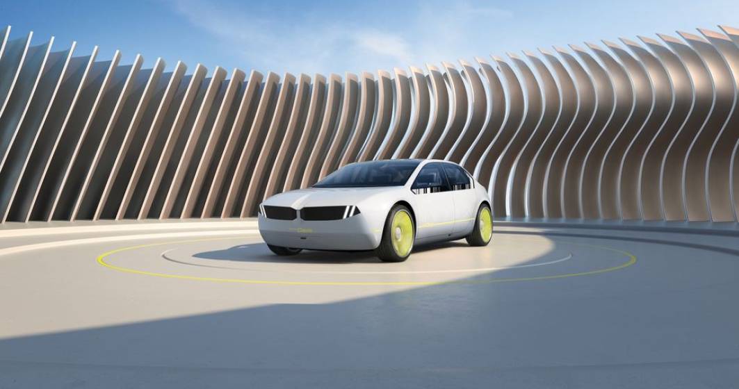 Imagine pentru articolul: BMW i Vision Dee este berlina viitorului care-ți vorbește și care-și folosește geamurile pe post de ecrane