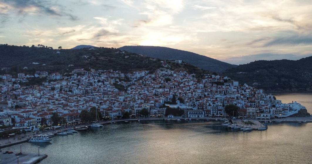 Imagine pentru articolul: GALERIE FOTO: Skopelos, o insulă mai izolată din Grecia unde s-a filmat Mama Mia. Ce poți vedea aici