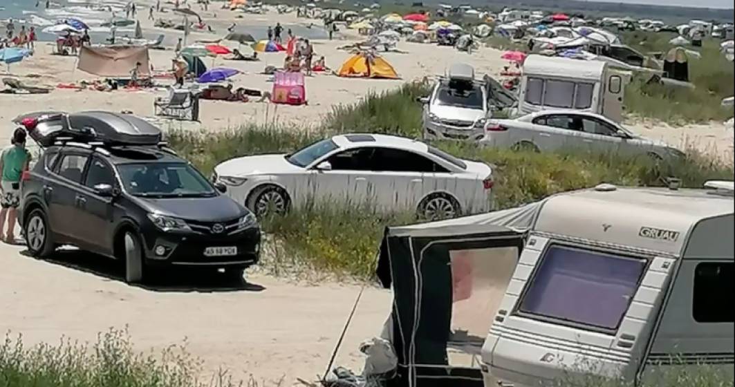 Imagine pentru articolul: Mii de turiști și sute de mașini în weekend pe plajele sălbatice de la Vadu, Corbu și Capul Midia