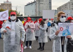 Imagine: Sindicaliștii din sănătate protestează în fața Ministerului Muncii. Care sunt...