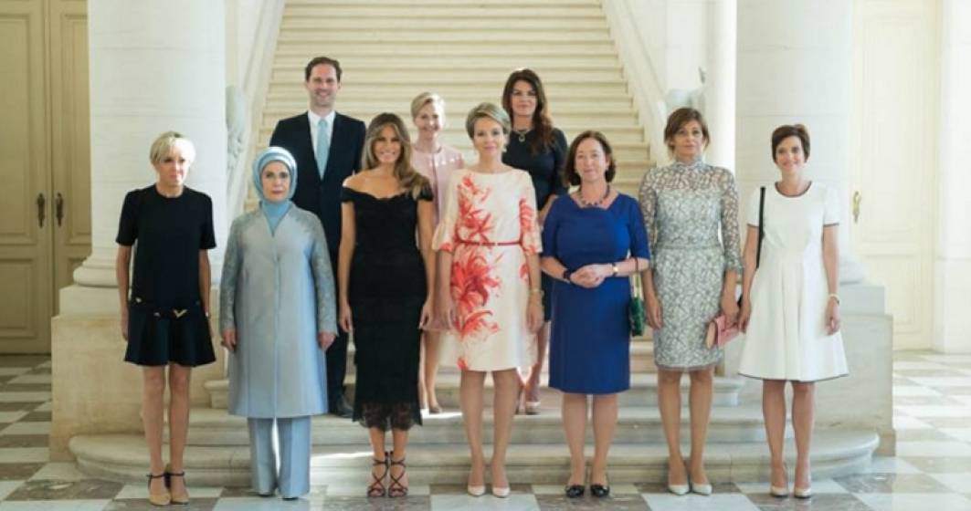 Imagine pentru articolul: Casa Alba a omis numele sotului premierului Luxemburgului din descrierea fotografiei cu partenerii liderilor NATO