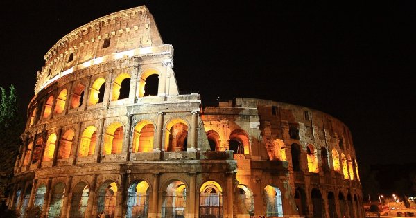Imagine pentru articolul: Tururile de noapte în Colosseum s-au întors. Cum rezervați biletul și cât...