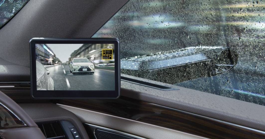 Imagine pentru articolul: Lexus ES este primul model fabricat in serie care inlocuieste oglinzile laterale cu camere