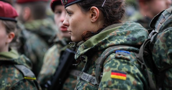 Imagine pentru articolul: Ministrul german al apărării cere ca armata să fie pregătită pentru un...