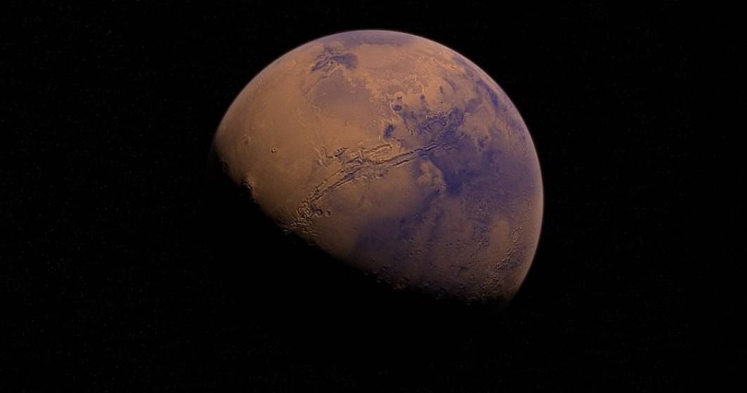 Imagine pentru articolul: Studiu: Marte nu este „chiar atât de moartă”. Magma marțiană se mișcă precum cea de pe Terra și Venus