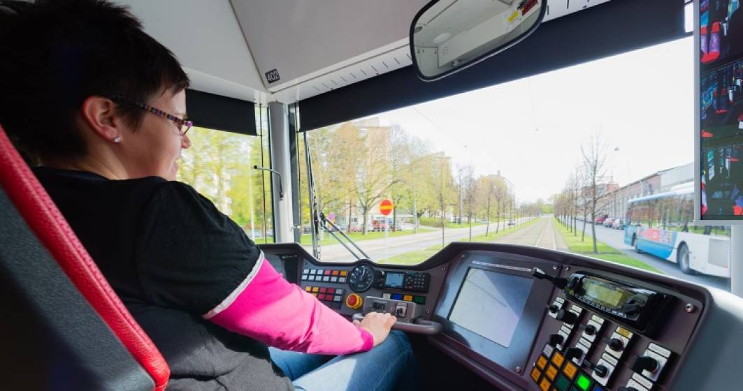 Imagine pentru articolul: GFR vrea sa angajeze femei mecanic de locomotiva: In Romania este mai usor pentru o femeie sa ajunga pilot de avion