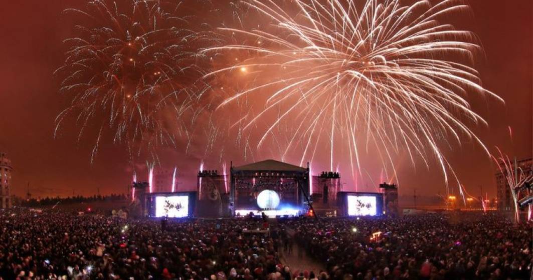 Imagine pentru articolul: Peste 75.000 de persoane, la Festivalul Untold. DJ-ul Hardwell a urcat pe scena purtand tricoul nationalei Romaniei