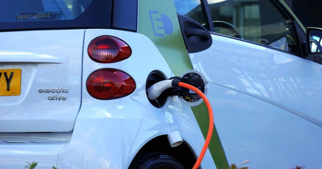 Imagine pentru articolul: Mașinile electrice din România vor avea numere de înmatriculare verzi